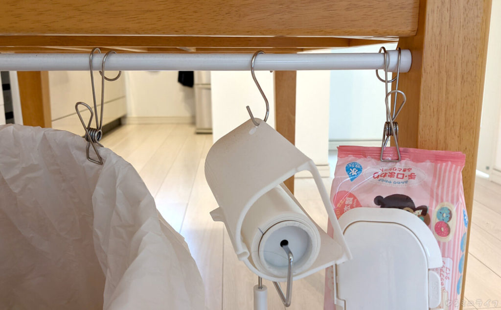 ダイニングテーブル脇浮かせる収納